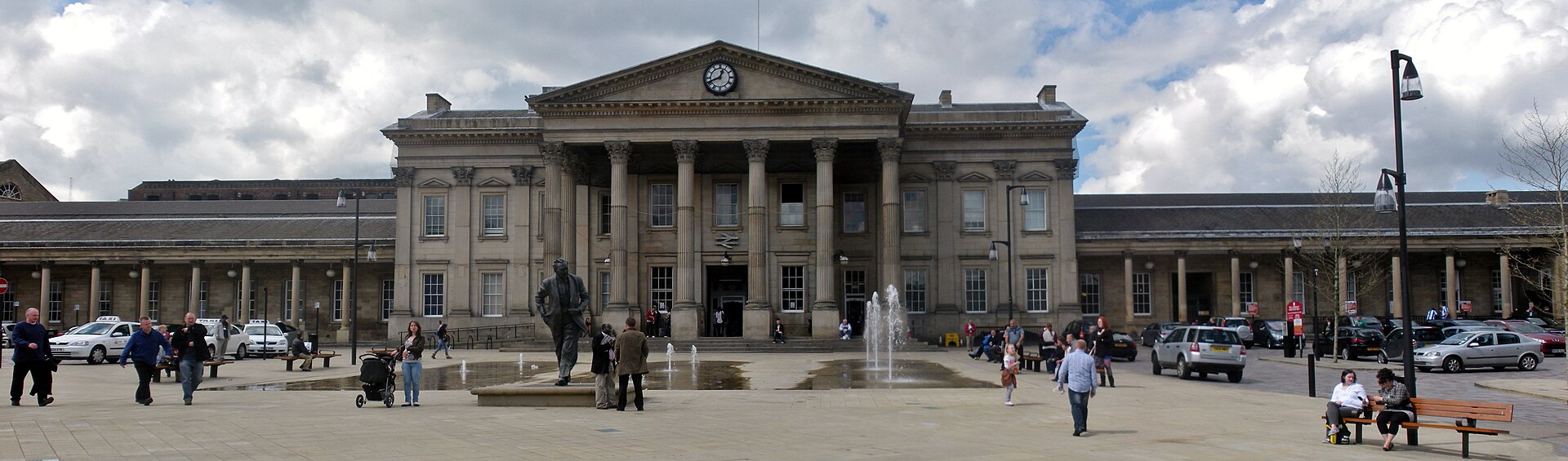 Huddersfield railway station